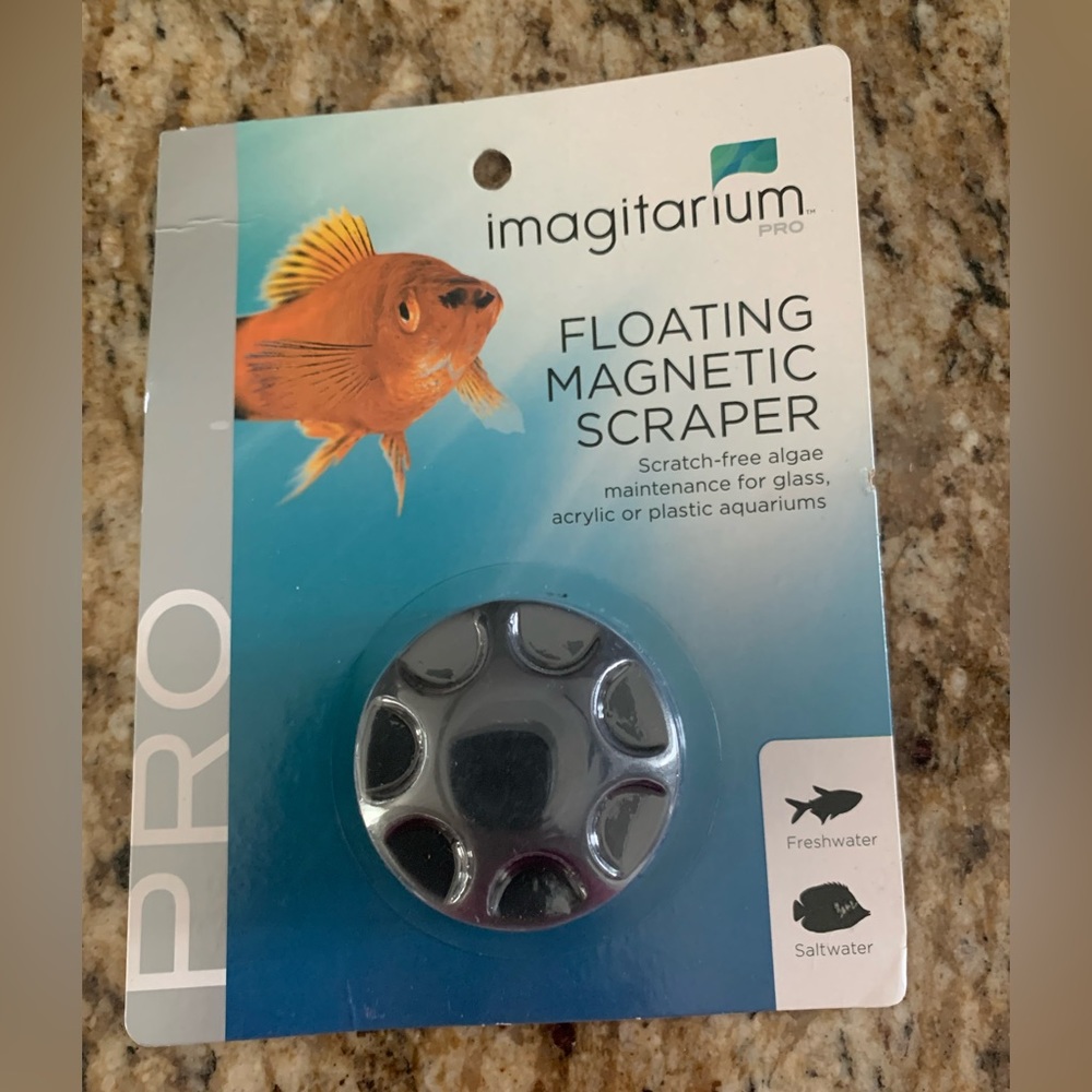 Aquarium floating magnetic scraper